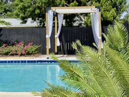 Santorini House - 3 Bed 2 Bath in Wilton Manors - Walking Distance to 