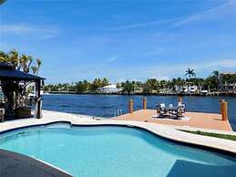 5 Bedroom Luxe Villa on Deep Water Intracoastal