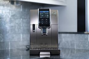 5 Bedroom Luxe Villa on Deep Water Intracoastal