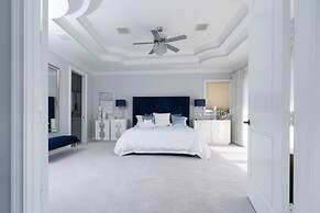 5 Bedroom Luxe Villa on Deep Water Intracoastal