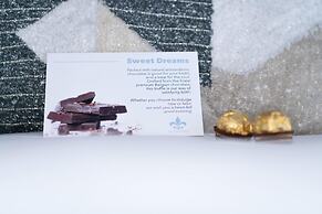 5 Bedroom Luxe Villa on Deep Water Intracoastal