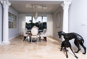 5 Bedroom Luxe Villa on Deep Water Intracoastal
