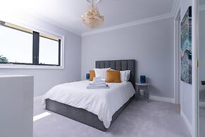 5 Bedroom Luxe Villa on Deep Water Intracoastal