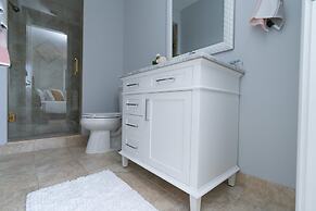 5 Bedroom Luxe Villa on Deep Water Intracoastal