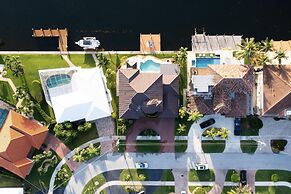 5 Bedroom Luxe Villa on Deep Water Intracoastal