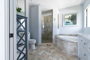 5 Bedroom Luxe Villa on Deep Water Intracoastal