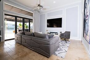 5 Bedroom Luxe Villa on Deep Water Intracoastal