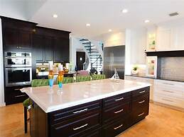 5 Bedroom Luxe Villa on Deep Water Intracoastal