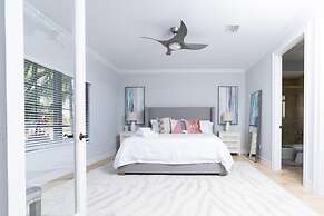 5 Bedroom Luxe Villa on Deep Water Intracoastal