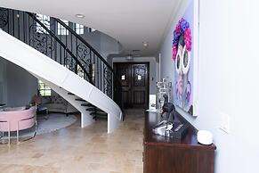 5 Bedroom Luxe Villa on Deep Water Intracoastal