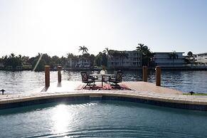 5 Bedroom Luxe Villa on Deep Water Intracoastal