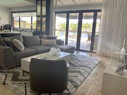 5 Bedroom Luxe Villa on Deep Water Intracoastal