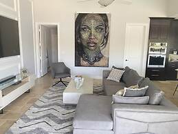 5 Bedroom Luxe Villa on Deep Water Intracoastal