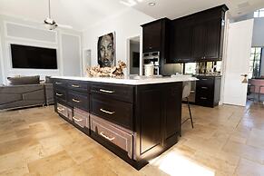 5 Bedroom Luxe Villa on Deep Water Intracoastal