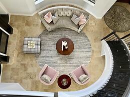 5 Bedroom Luxe Villa on Deep Water Intracoastal