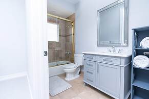 5 Bedroom Luxe Villa on Deep Water Intracoastal