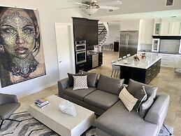 5 Bedroom Luxe Villa on Deep Water Intracoastal