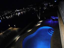 5 Bedroom Luxe Villa on Deep Water Intracoastal