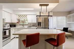 Walk to Fort Lauderdale Beach - Perfect Beach Escape