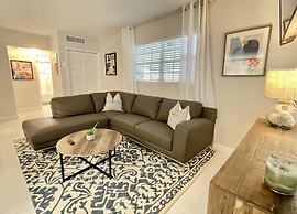 Walk to Fort Lauderdale Beach - Perfect Beach Escape