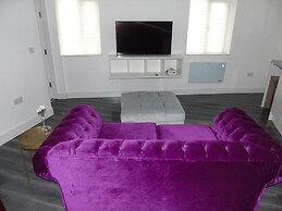Inviting 1-bed Ground Floor Apartment in Bolton