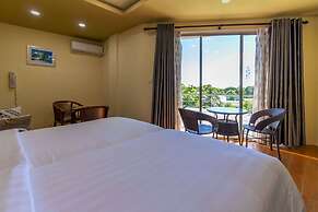 Blue Wave Guest House