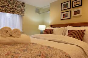 Trendy Two Bed Apartment With Private Garden