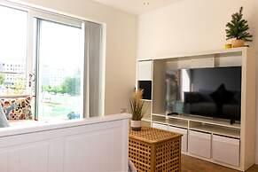 Livestay - 1bed Apt Private Building Free Parking
