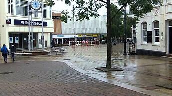 Livestay - 1bed Apt Private Building Free Parking