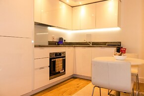 Livestay - 1bed Apt Private Building Free Parking