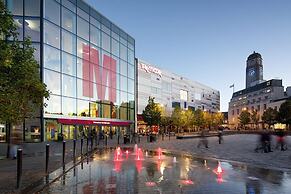 Livestay - 1bed Apt Private Building Free Parking