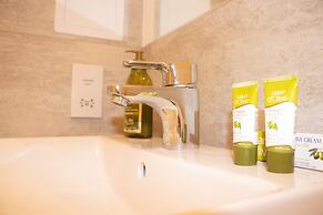 Livestay - 1bed Apt Private Building Free Parking