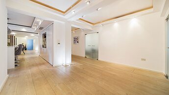 Exquisite 2400sqft 3 Bed Brick Lane Pad
