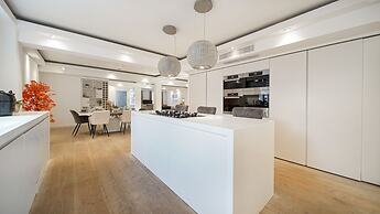 Exquisite 2400sqft 3 Bed Brick Lane Pad