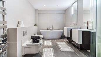 Exquisite 2400sqft 3 Bed Brick Lane Pad