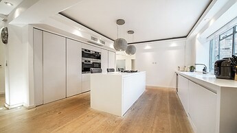Exquisite 2400sqft 3 Bed Brick Lane Pad