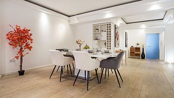 Exquisite 2400sqft 3 Bed Brick Lane Pad