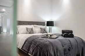 Exquisite 2400sqft 3 Bed Brick Lane Pad