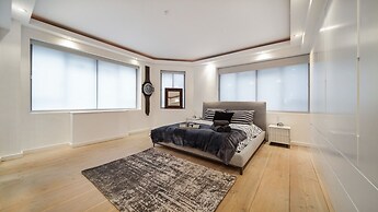 Exquisite 2400sqft 3 Bed Brick Lane Pad