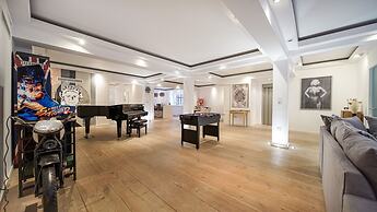 Exquisite 2400sqft 3 Bed Brick Lane Pad