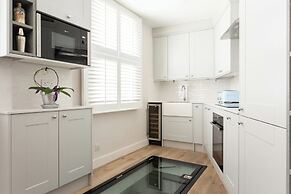 Bathurst Mews II by Onefinestay