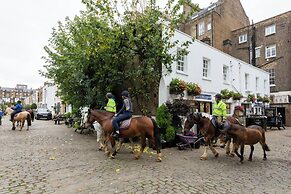 Bathurst Mews II by Onefinestay