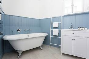 Bathurst Mews II by Onefinestay