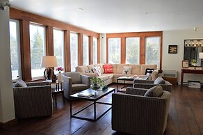 3 Pines Lodge Muskoka