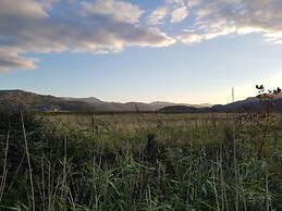 48 Glan Y Mor