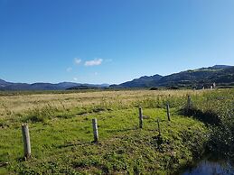 48 Glan Y Mor