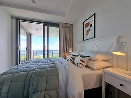 Luxe Apt w Harbour-Sunset Views -Parking