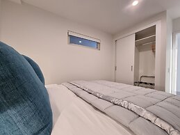 Luxe Apt w Harbour-Sunset Views -Parking