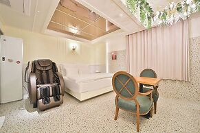 Hotel February Dongdaegu