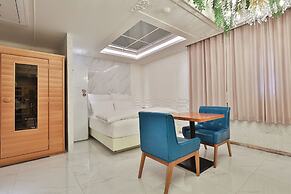 Hotel February Dongdaegu